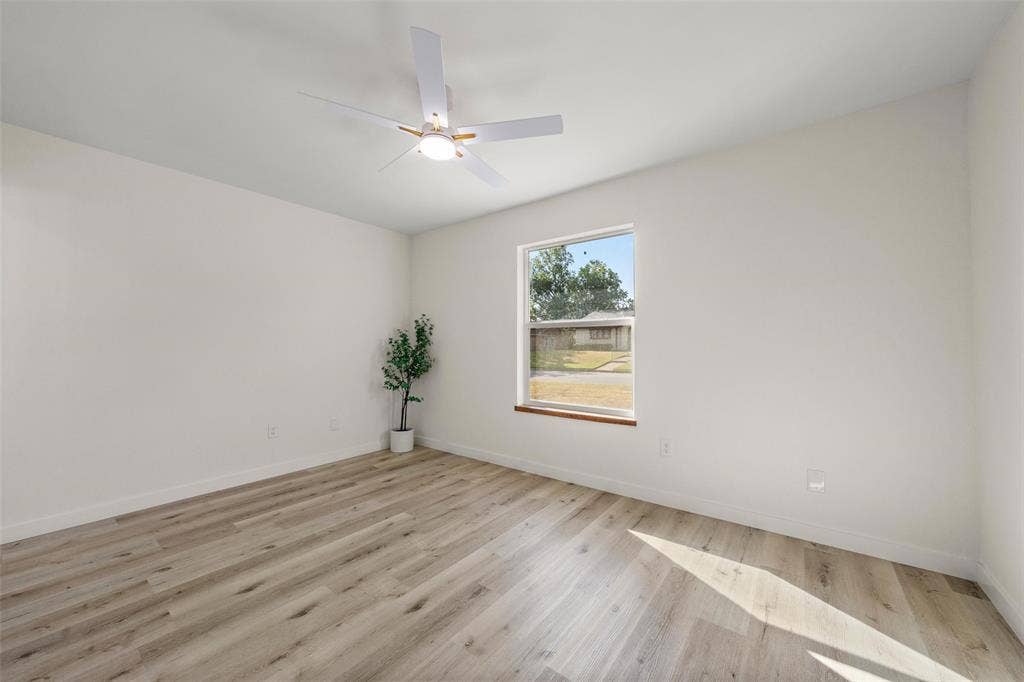 412 Dixon Street, Hewitt, TX 76643