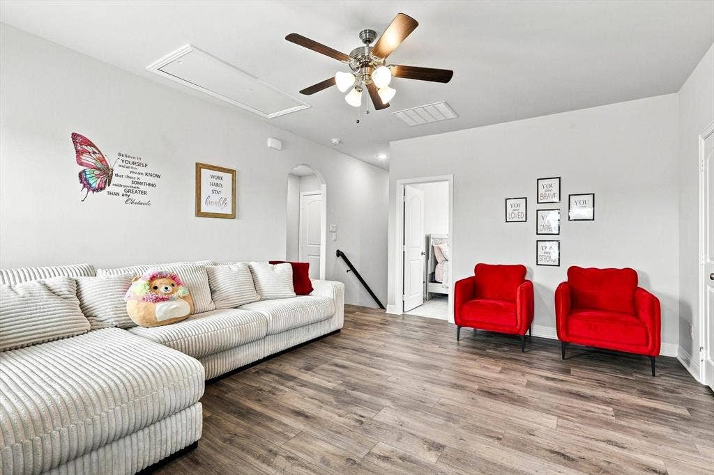 401 Llano Lane, Red Oak, TX 75154 Hardwood-style flooring throughout