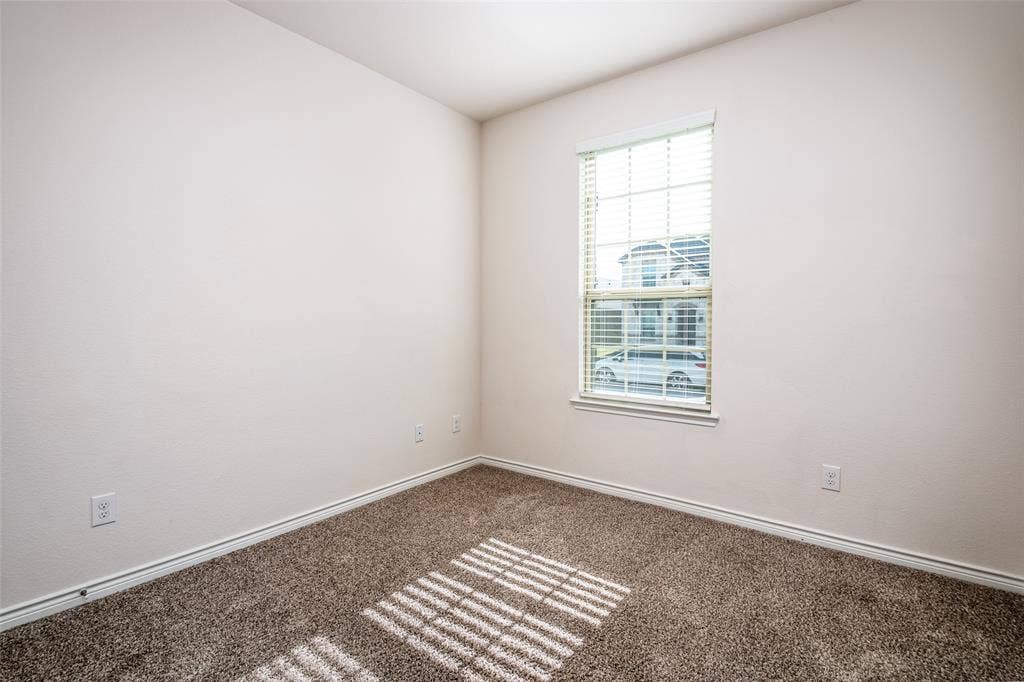 2721 Franklin Drive, Celina, TX 75009 Neutral wall finishes and carpeted flooring