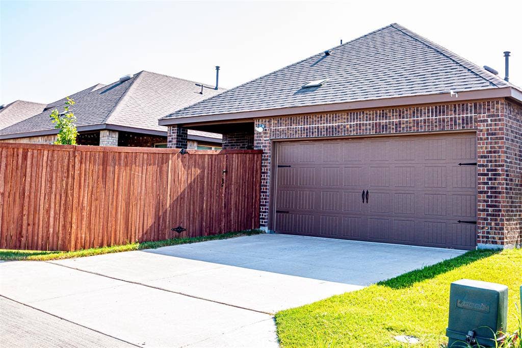 2721 Franklin Drive, Celina, TX 75009 2721 Franklin Drive, Celina, TX 75009