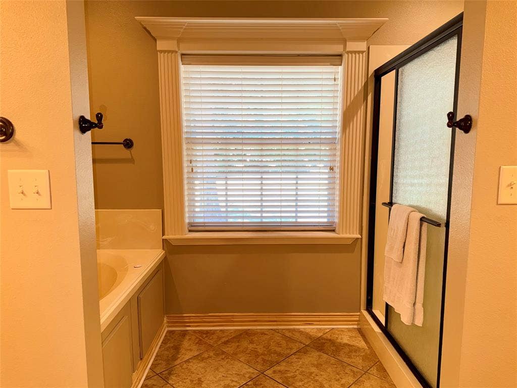 12881 Winding Oak, Lindale, TX 75771