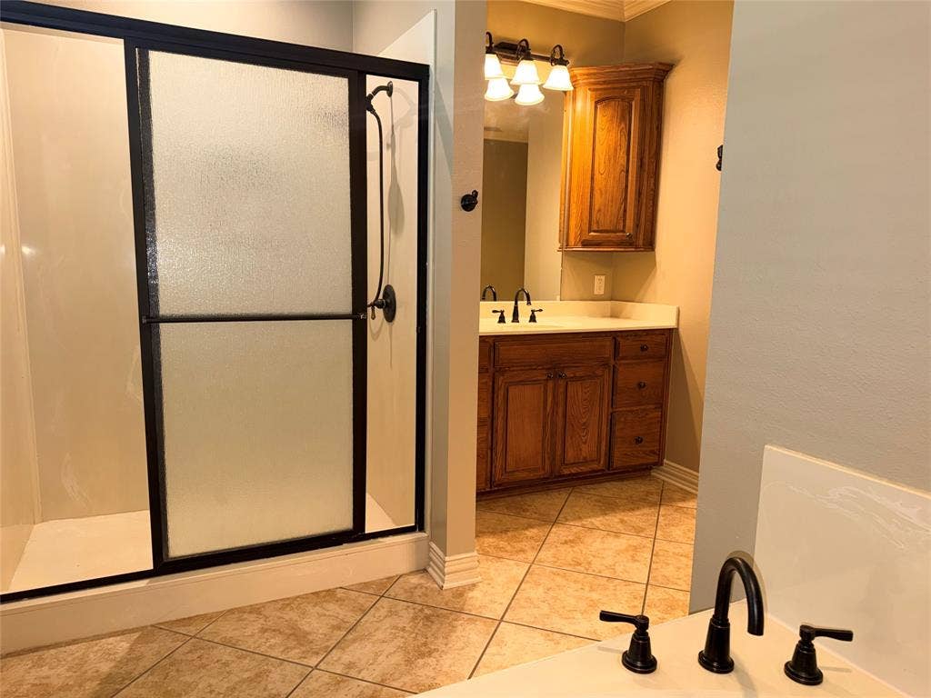 12881 Winding Oak, Lindale, TX 75771