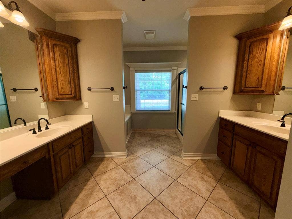 12881 Winding Oak, Lindale, TX 75771