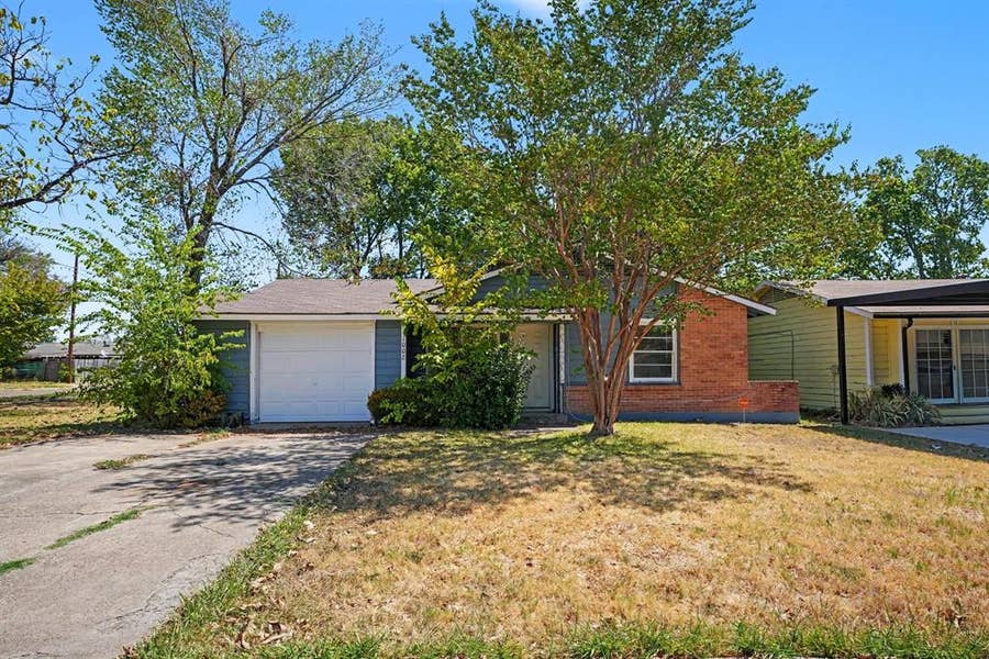 Property photo for 1002 Pampa Drive, Mesquite, TX