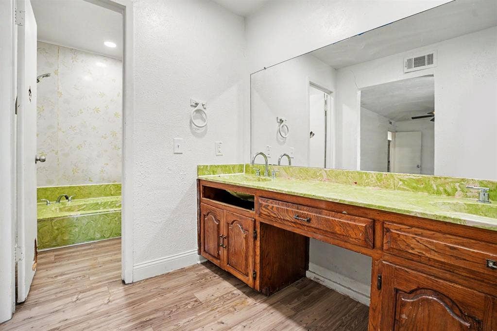 1002 Pampa Drive, Mesquite, TX 75149 1002 Pampa Drive, Mesquite, TX 75149