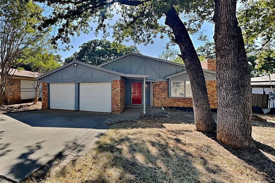 Property photo for 4814 Crest Drive, Arlington, TX