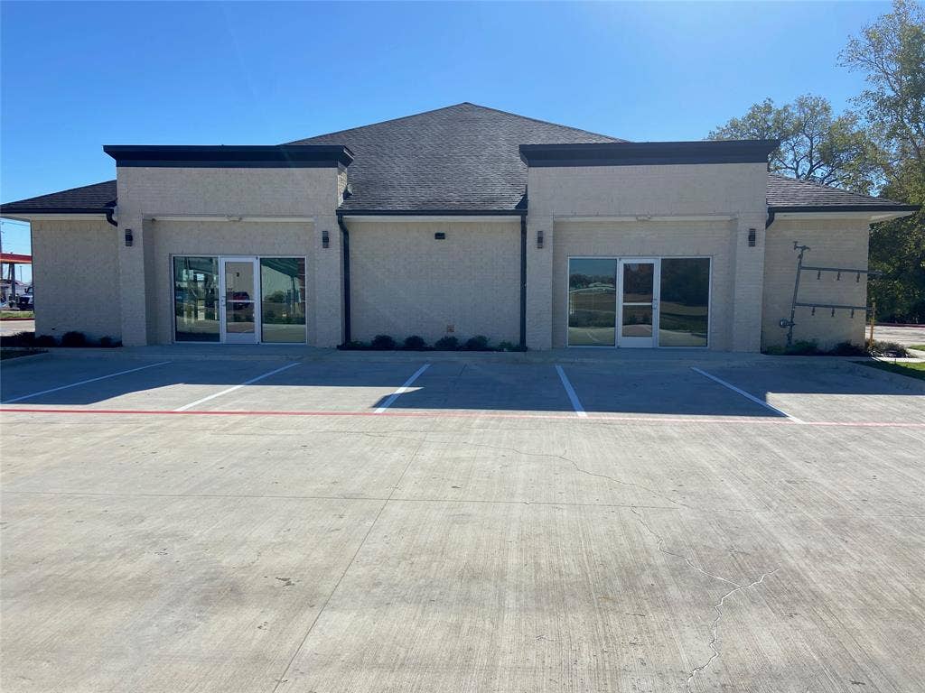 199 N US-175, #130, Seagoville, TX 75159 Side View