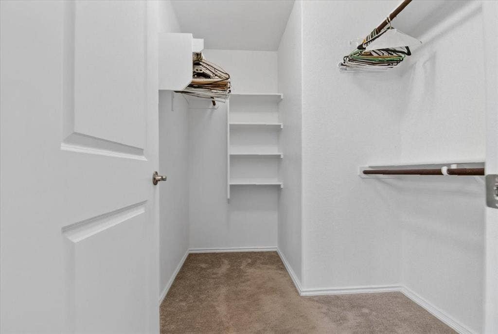 535 Rockport Street, Georgetown, TX 78633 Primary bedroom closet
