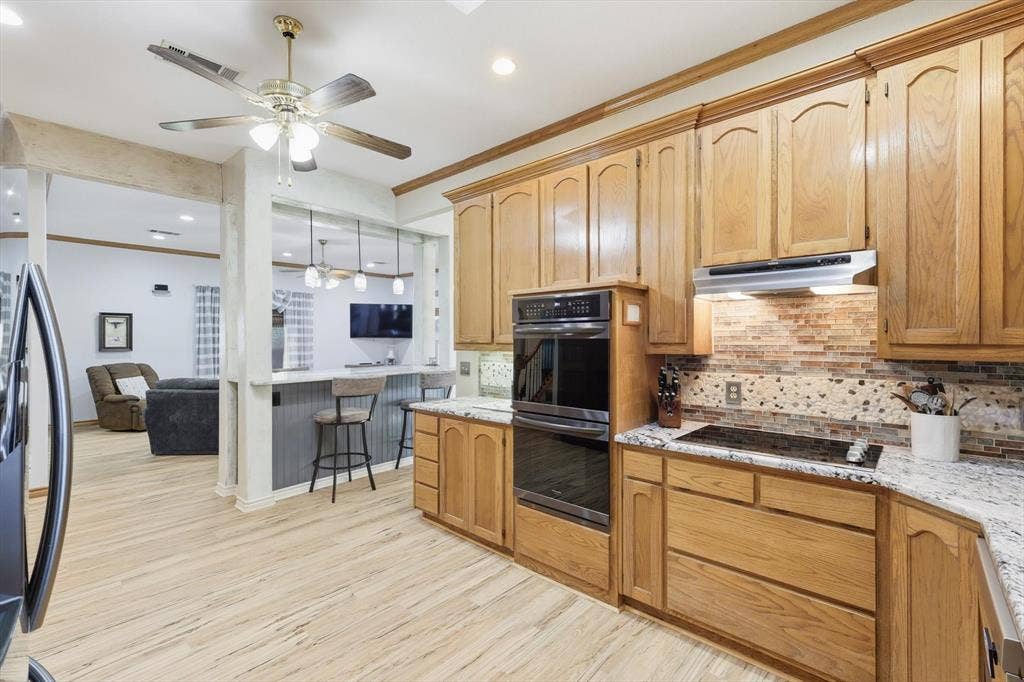 2309 Hillview Drive, Krum, TX 76249