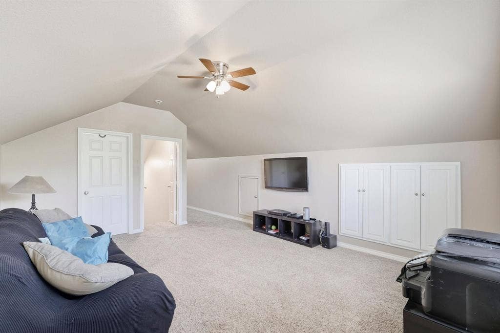 2309 Hillview Drive, Krum, TX 76249