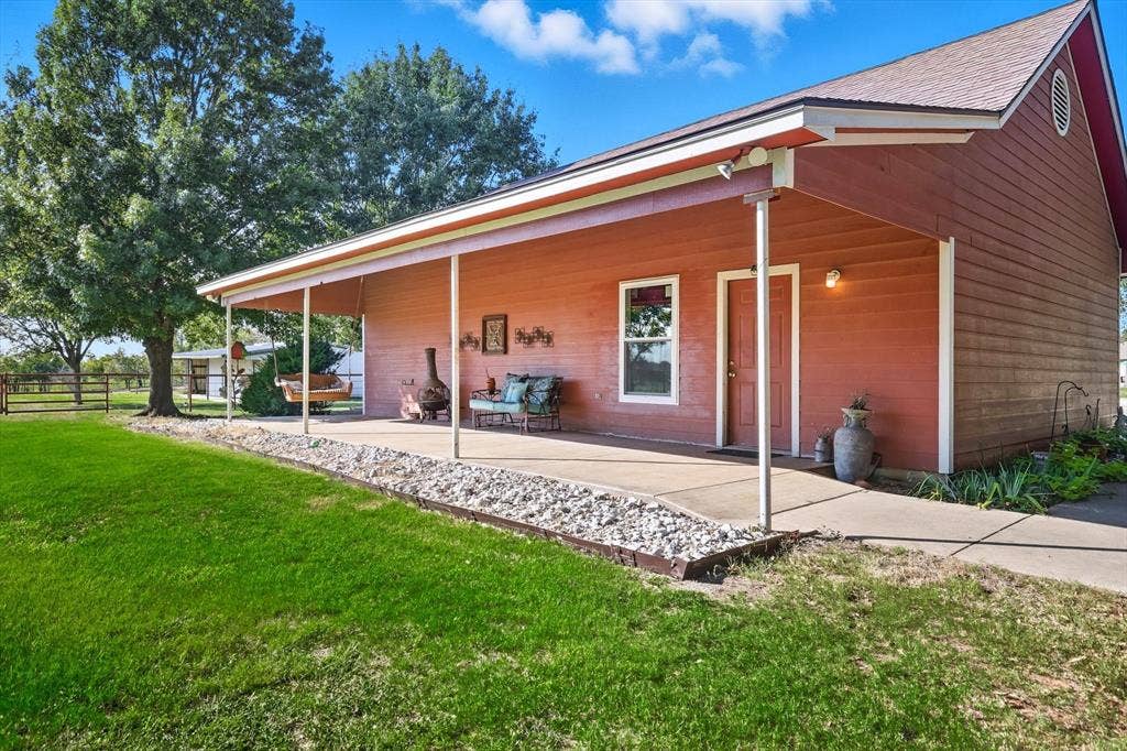 2309 Hillview Drive, Krum, TX 76249