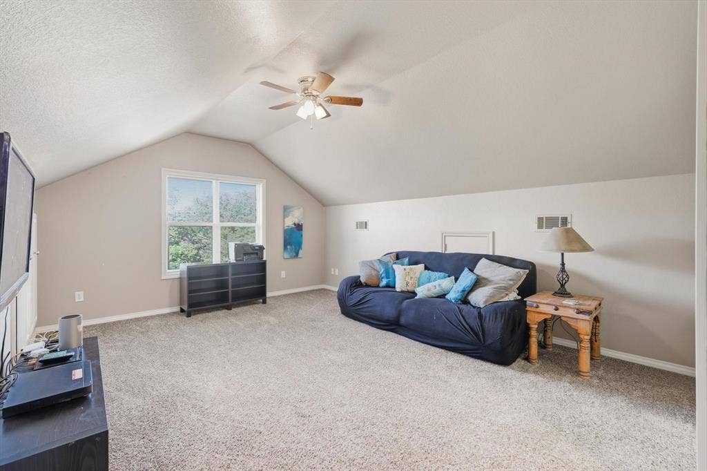 2309 Hillview Drive, Krum, TX 76249