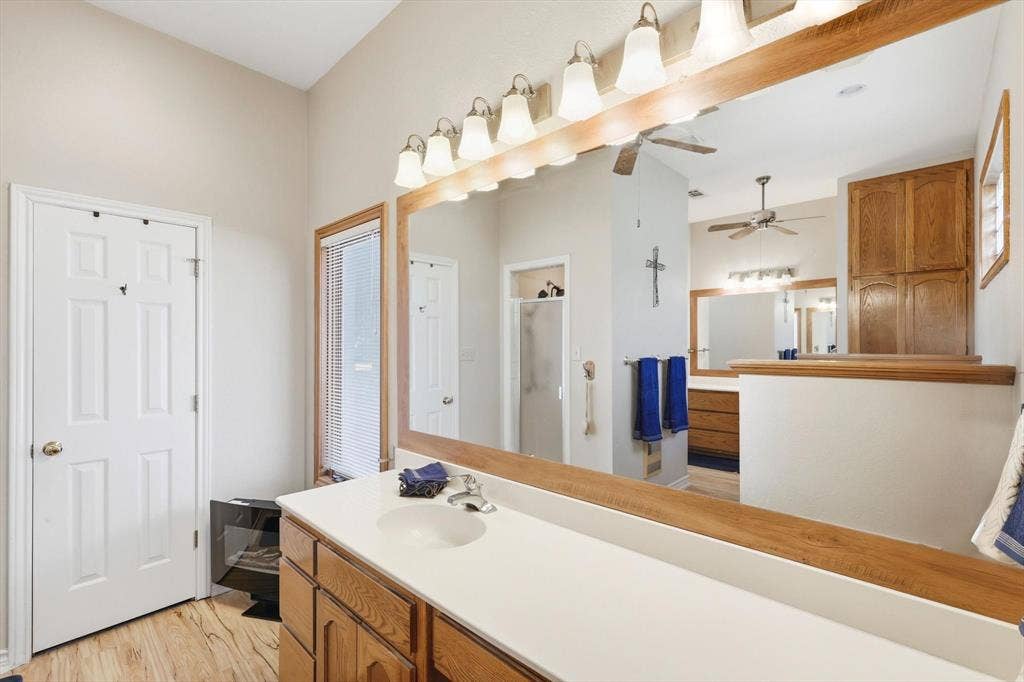 2309 Hillview Drive, Krum, TX 76249