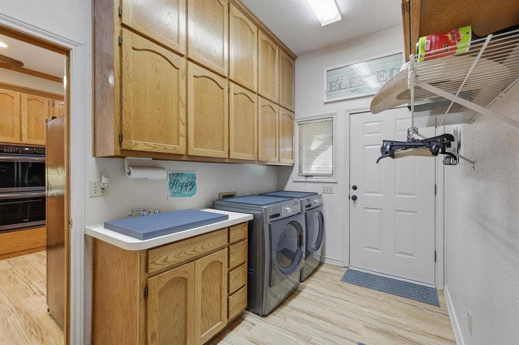 2309 Hillview Drive, Krum, TX 76249
