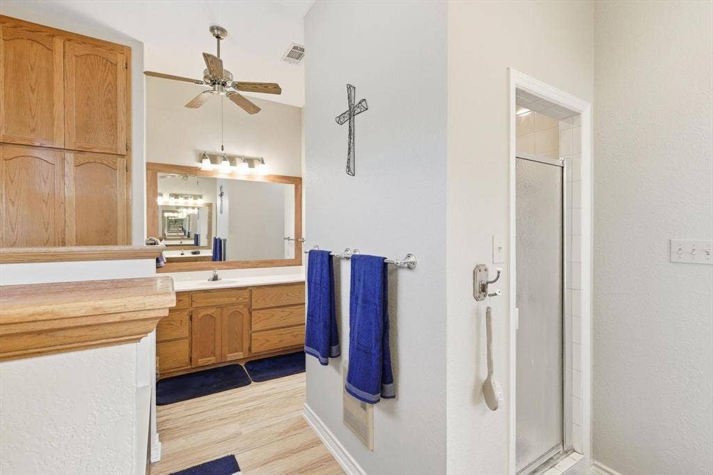 2309 Hillview Drive, Krum, TX 76249