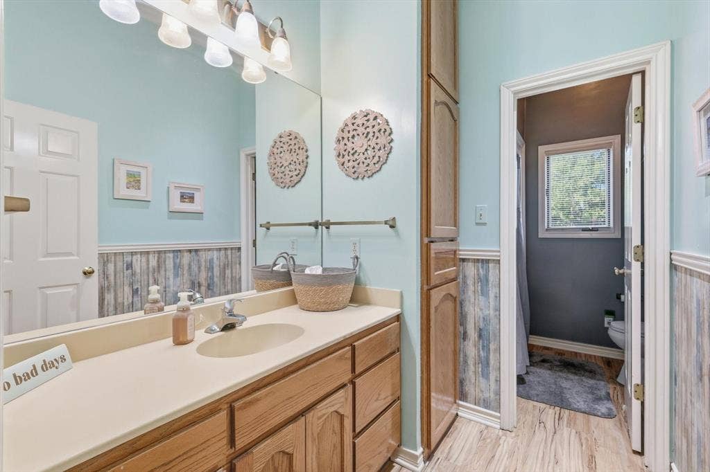 2309 Hillview Drive, Krum, TX 76249