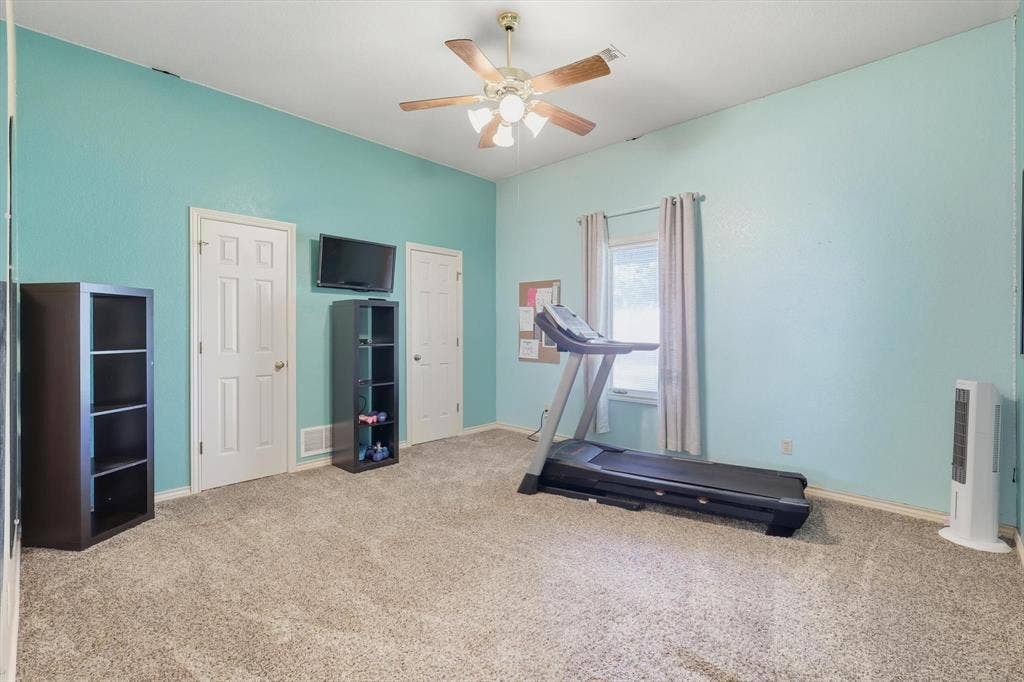 2309 Hillview Drive, Krum, TX 76249