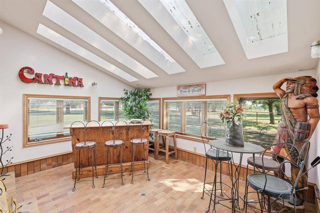 2309 Hillview Drive, Krum, TX 76249