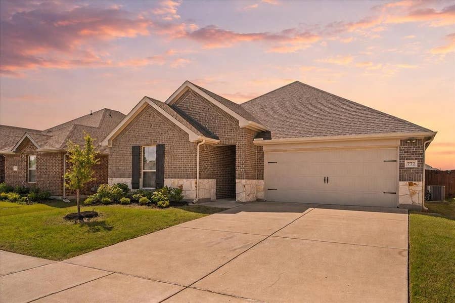 Property photo for 772 Soar Sky Way, Lavon, TX