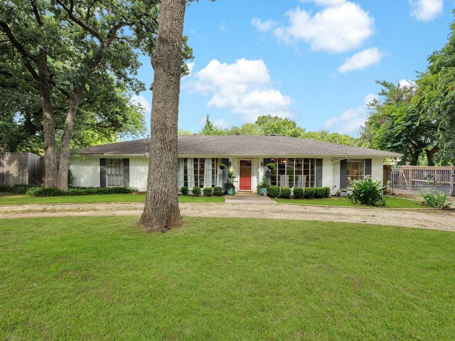Property photo for 6004 Ken Avenue, Arlington, TX