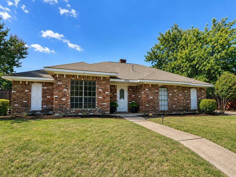 Property photo for 1601 Copper Creek Drive, Plano, TX