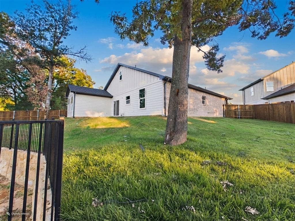 1202 Phoenix Drive, Athens, TX 75751 1202 Phoenix Drive, Athens, TX 75751