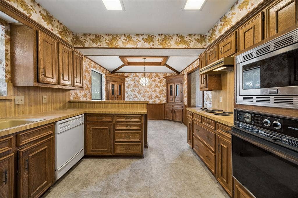 6017 Timber Creek Lane, Dallas, TX 75248 6017 Timber Creek Lane, Dallas, TX 75248