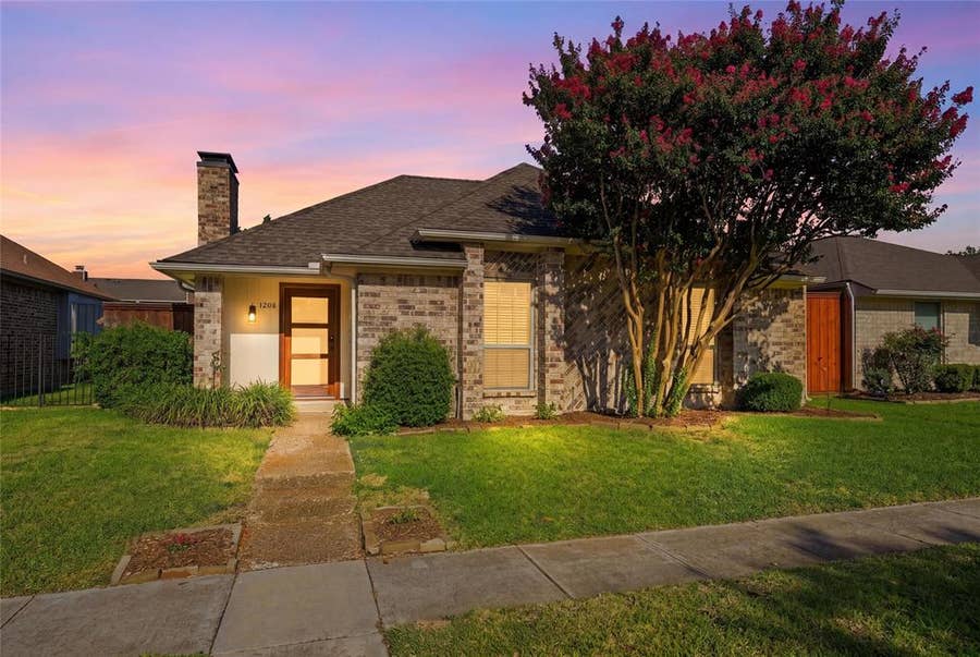Property photo for 1206 Richland Oaks Drive, Richardson, TX