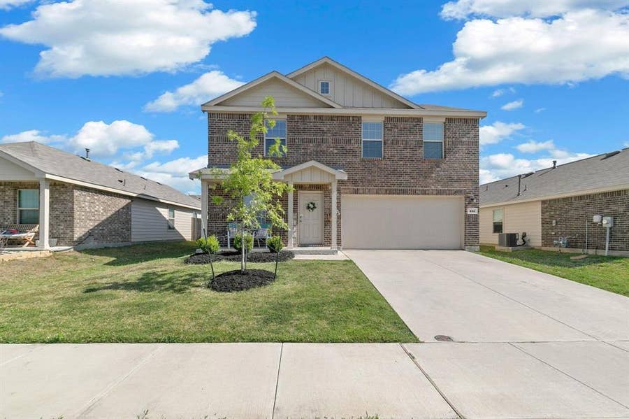 Property photo for 448 Blue Crow Lane, Fort Worth, TX