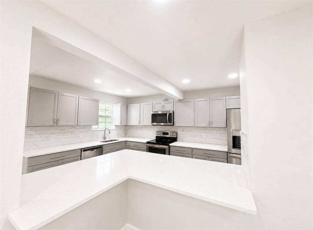 4142 Victoria Street, Irving, TX 75062 4142 Victoria Street, Irving, TX 75062