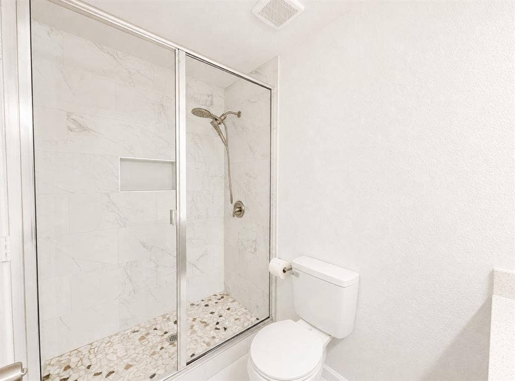 4142 Victoria Street, Irving, TX 75062 4142 Victoria Street, Irving, TX 75062