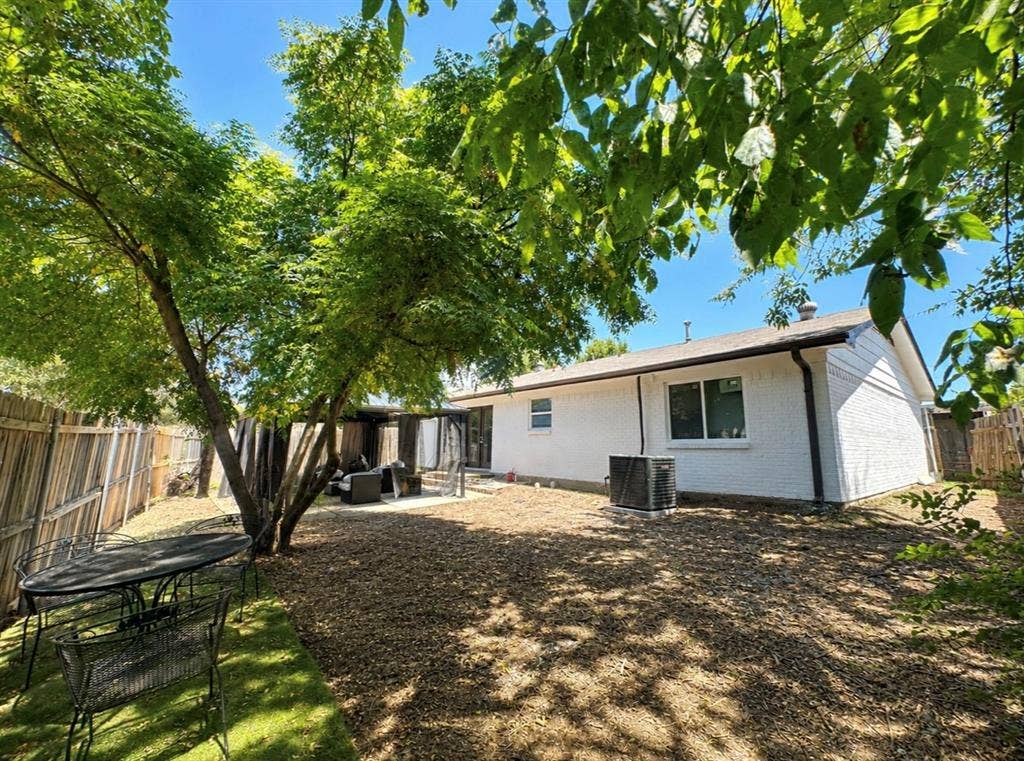 4142 Victoria Street, Irving, TX 75062 4142 Victoria Street, Irving, TX 75062