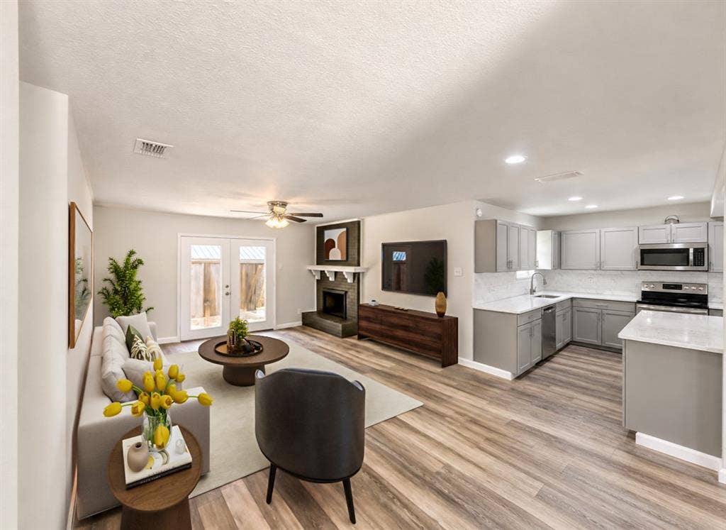 4142 Victoria Street, Irving, TX 75062 4142 Victoria Street, Irving, TX 75062