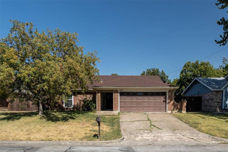 Property photo for 4915 S Prairieview Court, Arlington, TX