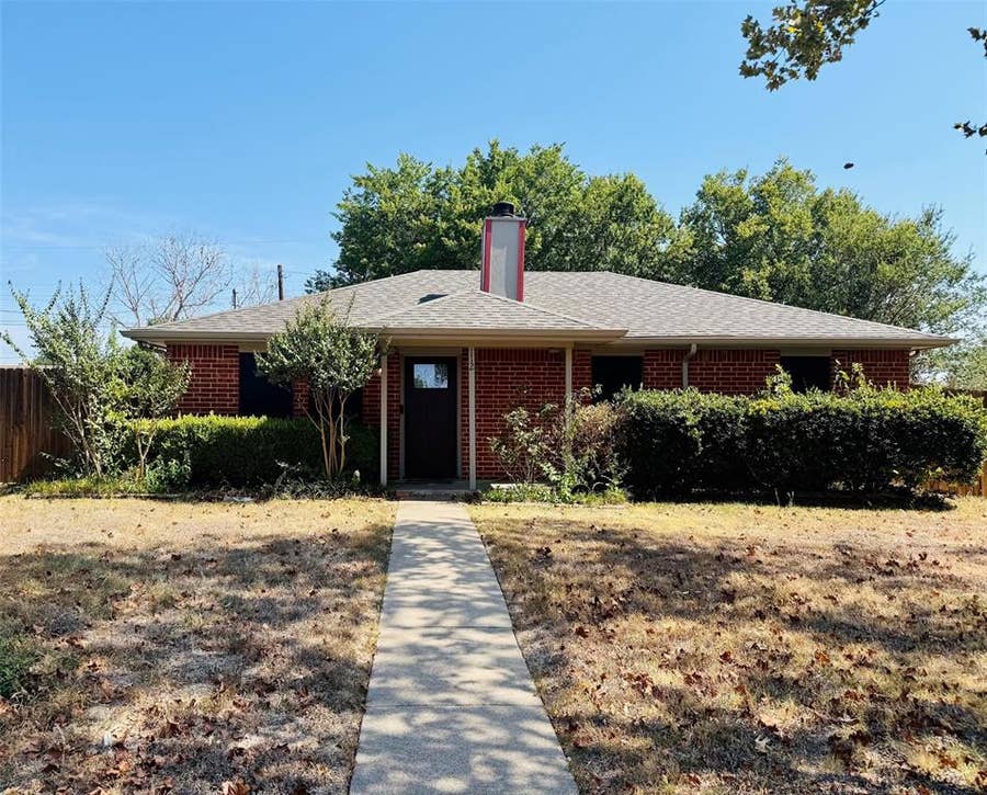 Property photo for 112 Lawndale Drive, Waxahachie, TX