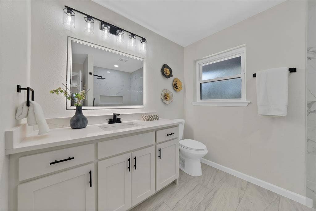 2505 Hollywood Drive, Arlington, TX 76013 2505 Hollywood Drive, Arlington, TX 76013