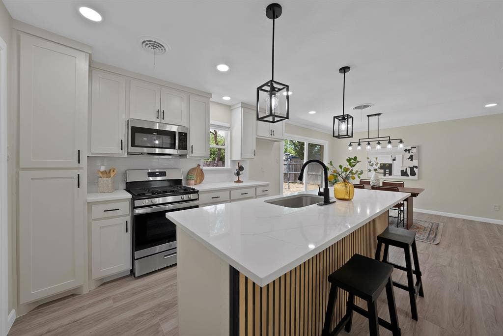 2505 Hollywood Drive, Arlington, TX 76013 2505 Hollywood Drive, Arlington, TX 76013