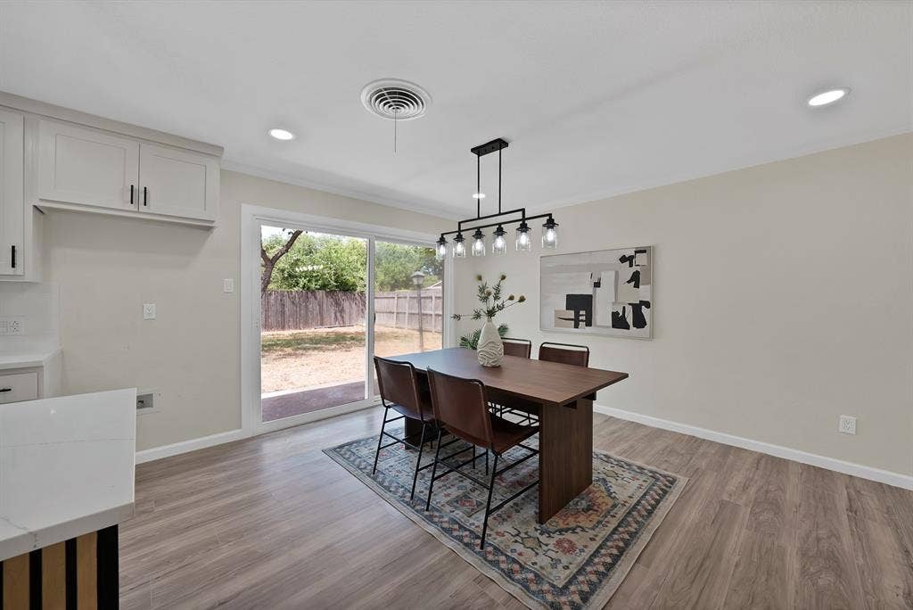 2505 Hollywood Drive, Arlington, TX 76013 2505 Hollywood Drive, Arlington, TX 76013