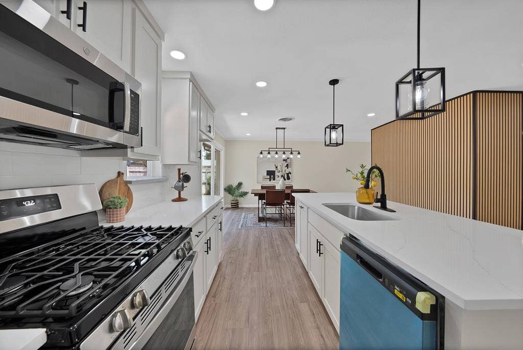 2505 Hollywood Drive, Arlington, TX 76013 2505 Hollywood Drive, Arlington, TX 76013