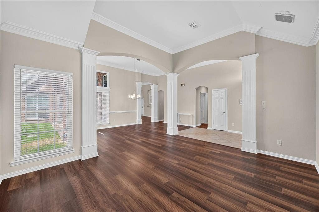 10307 Perkins Drive, Irving, TX 75063 10307 Perkins Drive, Irving, TX 75063