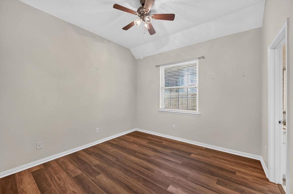 10307 Perkins Drive, Irving, TX 75063 10307 Perkins Drive, Irving, TX 75063