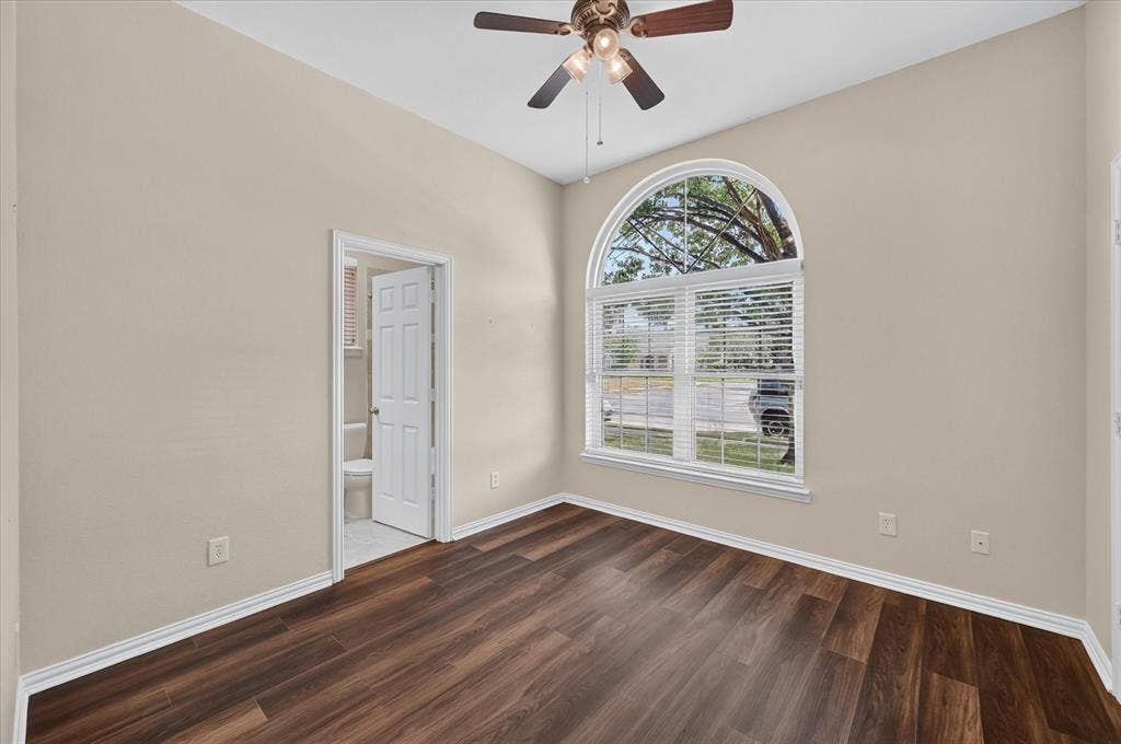 10307 Perkins Drive, Irving, TX 75063 10307 Perkins Drive, Irving, TX 75063