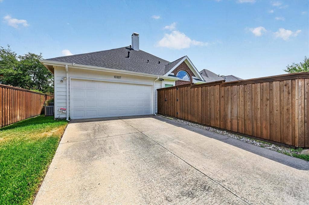10307 Perkins Drive, Irving, TX 75063 10307 Perkins Drive, Irving, TX 75063