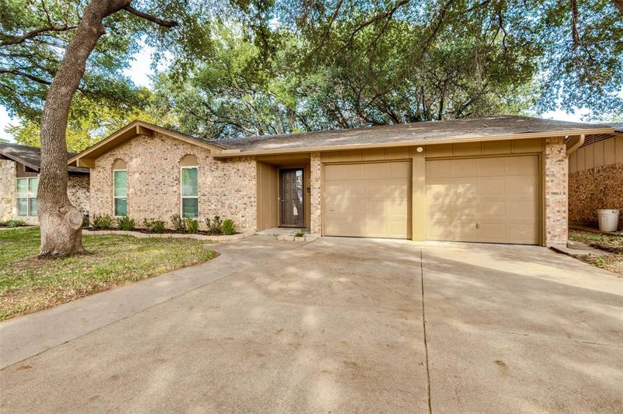 Property photo for 1902 Glenwick Lane, Irving, TX