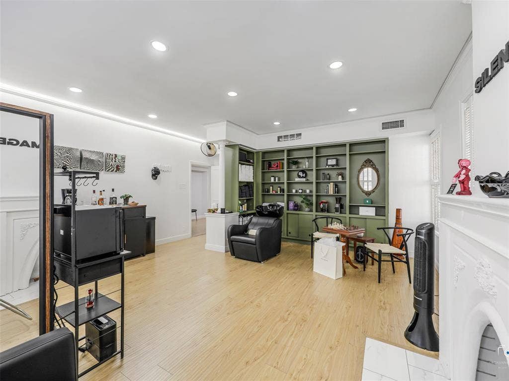 4310 Gaston Avenue, #103, Dallas, TX 75246 4310 Gaston Avenue, #103, Dallas, TX 75246