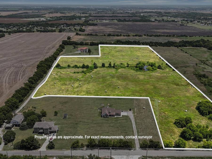 Property photo for 631 N King Road, Fate, TX