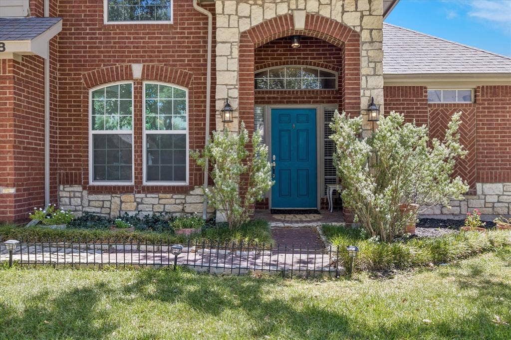 5948 Hillview Drive, Watauga, TX 76148 5948 Hillview Drive, Watauga, TX 76148