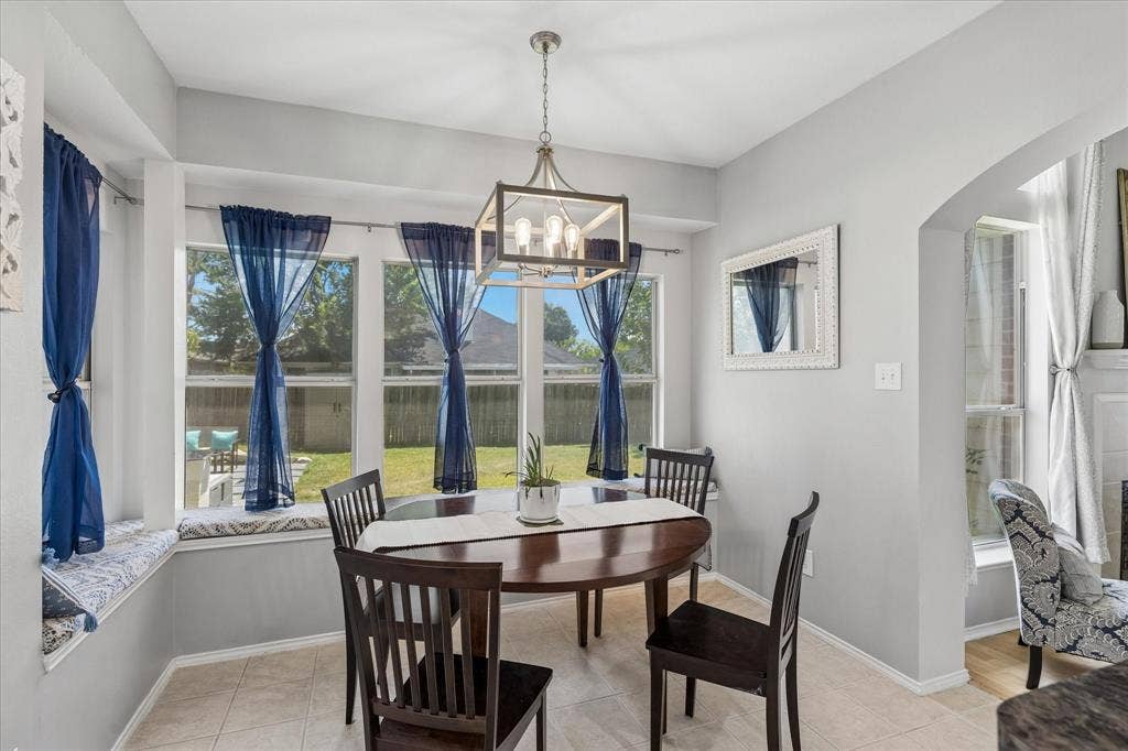 5948 Hillview Drive, Watauga, TX 76148 5948 Hillview Drive, Watauga, TX 76148