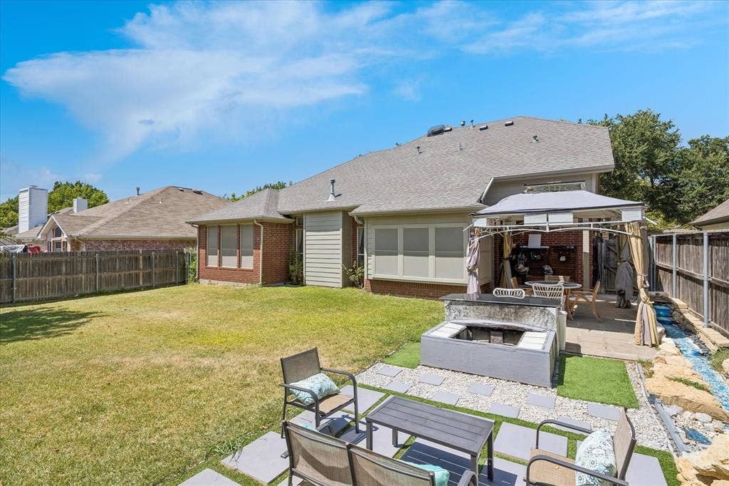 5948 Hillview Drive, Watauga, TX 76148 5948 Hillview Drive, Watauga, TX 76148