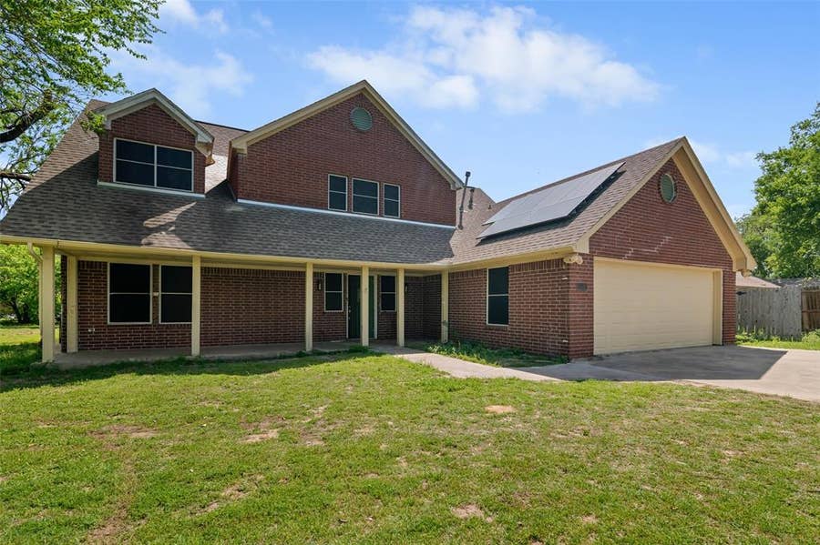 Property photo for 421 W Windsor Drive, Denton, TX